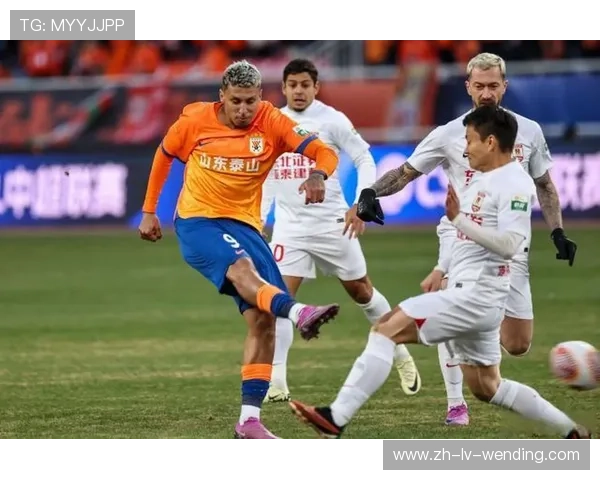 首轮中超赛场风云：VAR判罚改写三场比赛结局